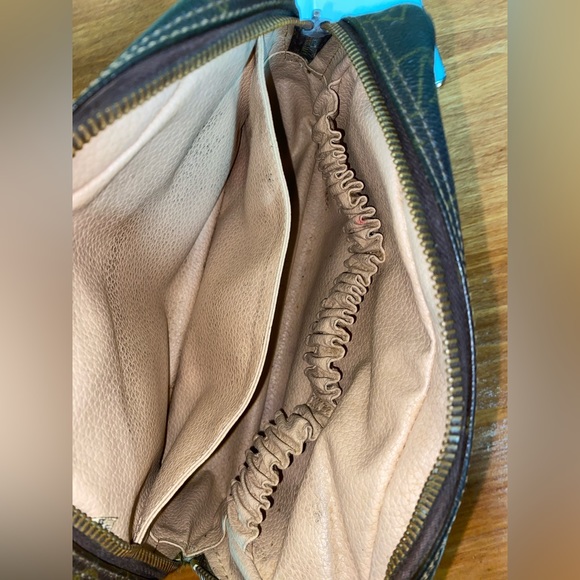 Louis Vuitton Cosmetic Pouch - Picture 3 of 6